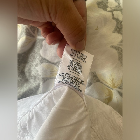 Just black Women's White Jeans - Picture 6 of 6